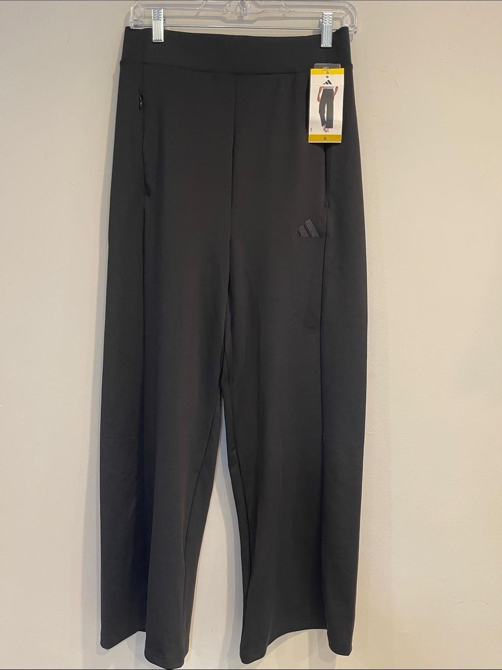 NWT adidas Black Straight-Leg Training Pants Size Small